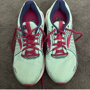 Brooks Sneakers Size 9